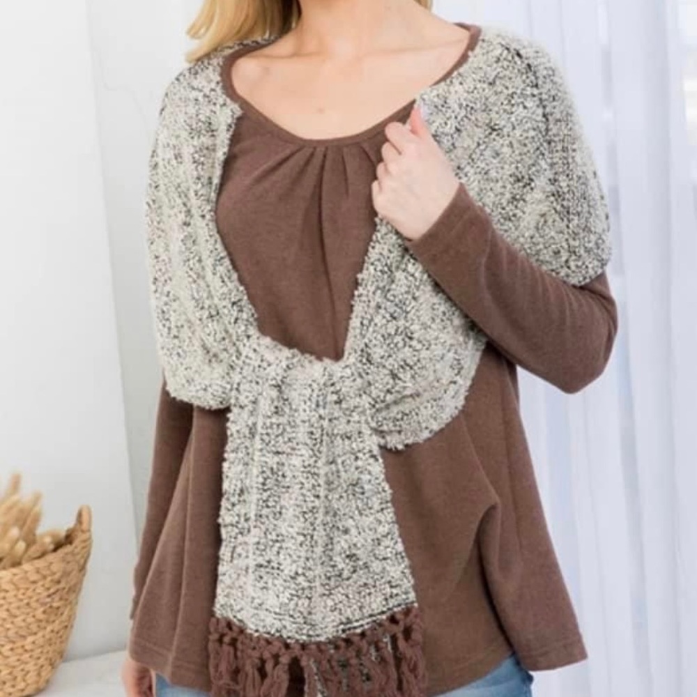 BNWY Ryu Long Sleeved Women’s Top With Built In Scarf. Size Large